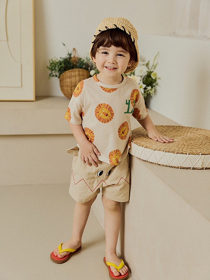 Lion Apple Tee
