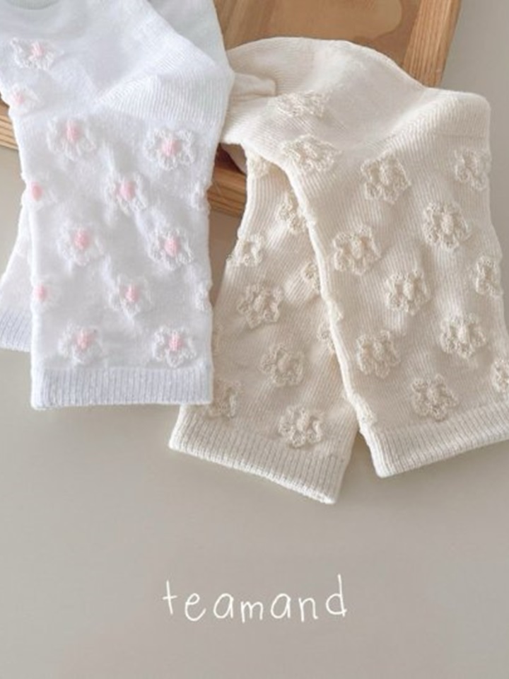Punching Daisy Socks Set With Adult