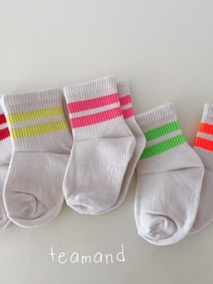 Two Line Neon Socks Set