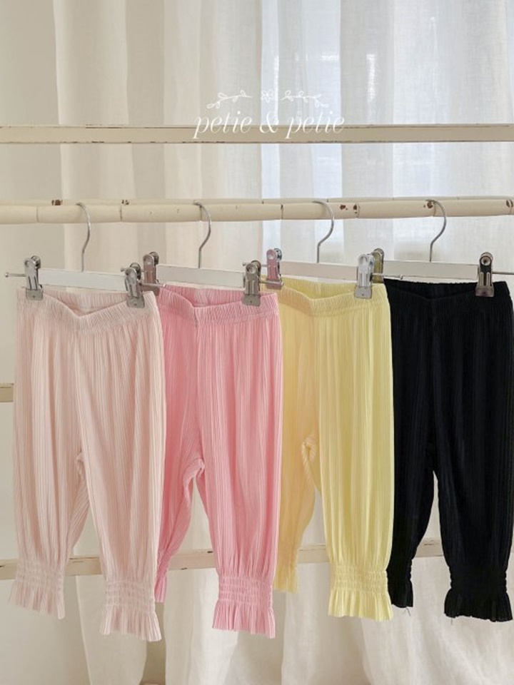 Smoke Pleats Pants