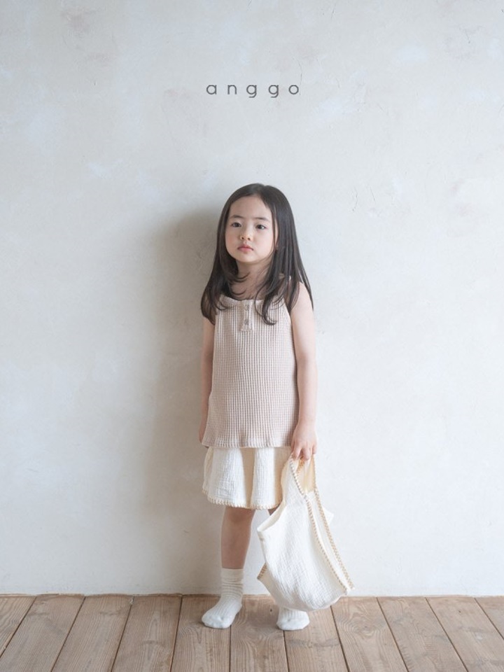 Croiffle Sleeveless Tee