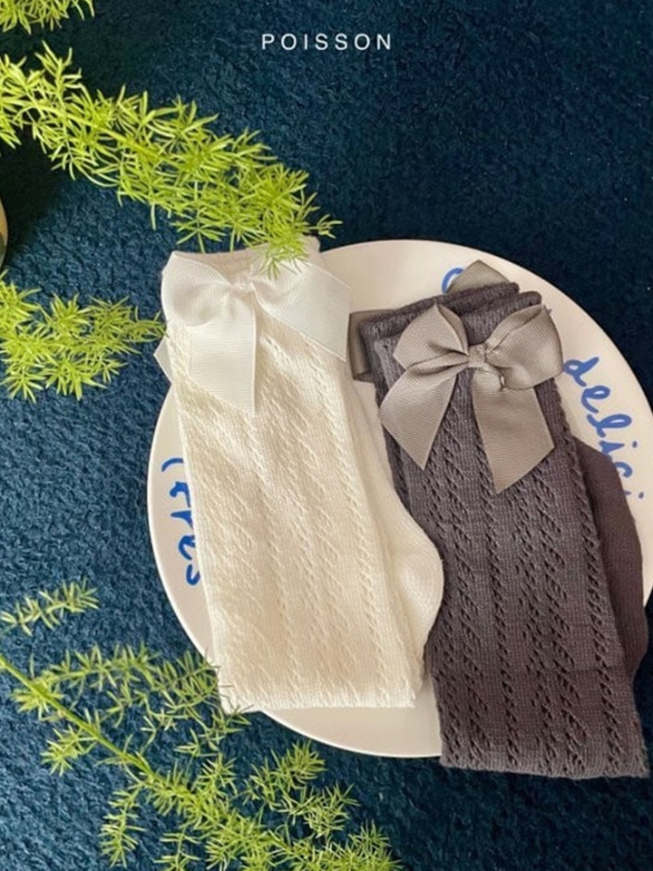 Eyelet Ribbon Socks
