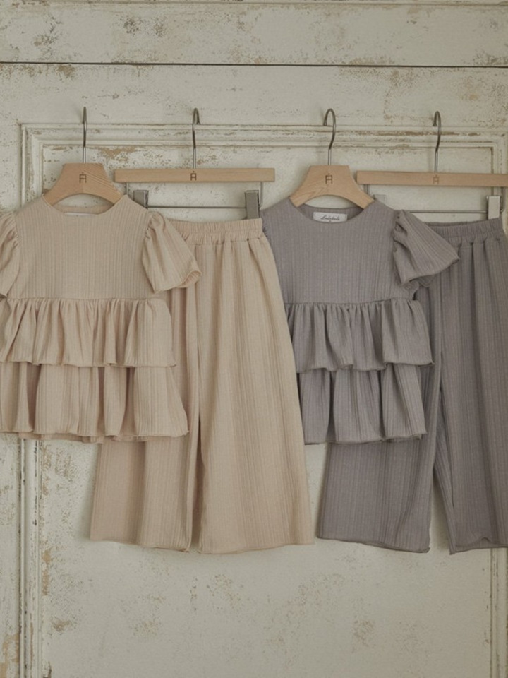 Pleats Pants
