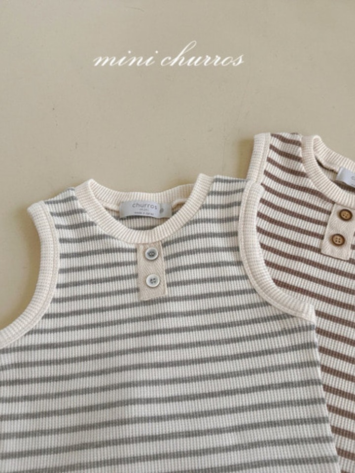 St Waffle Button  Tee