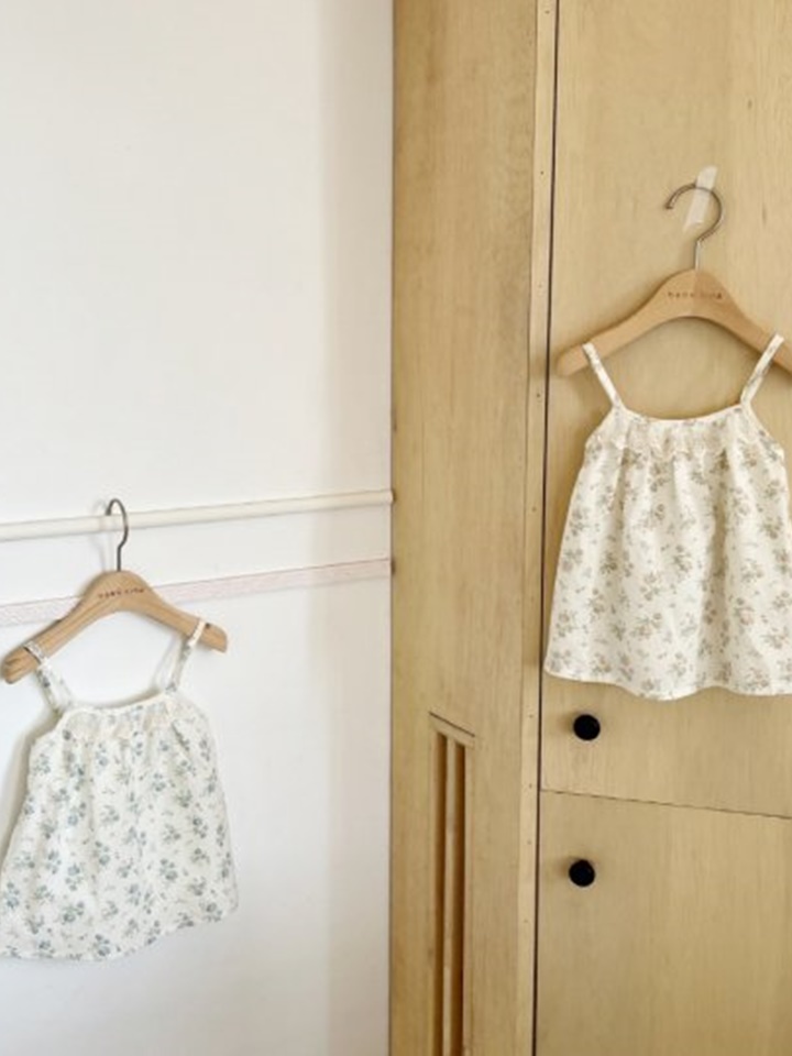Flot Sleevelss Blouse