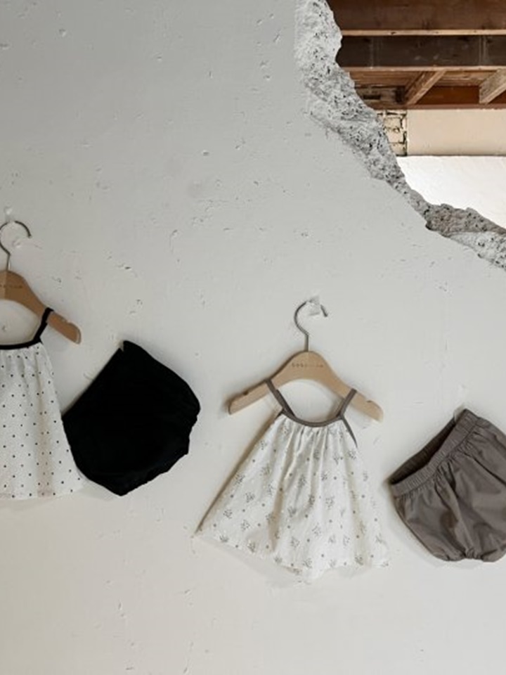Snow Sleeveless Top Bottom Set