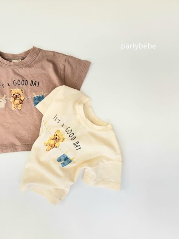 Clothes line Bear Tee