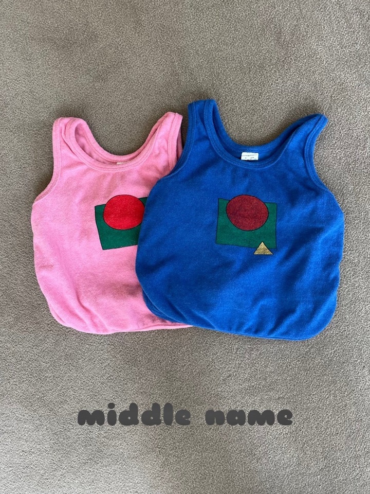 Figure Piping Sleevelss Tee