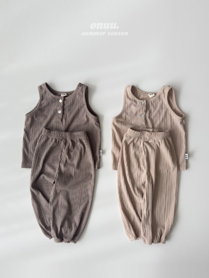 Sleeveless Pleats Top Bottom Set