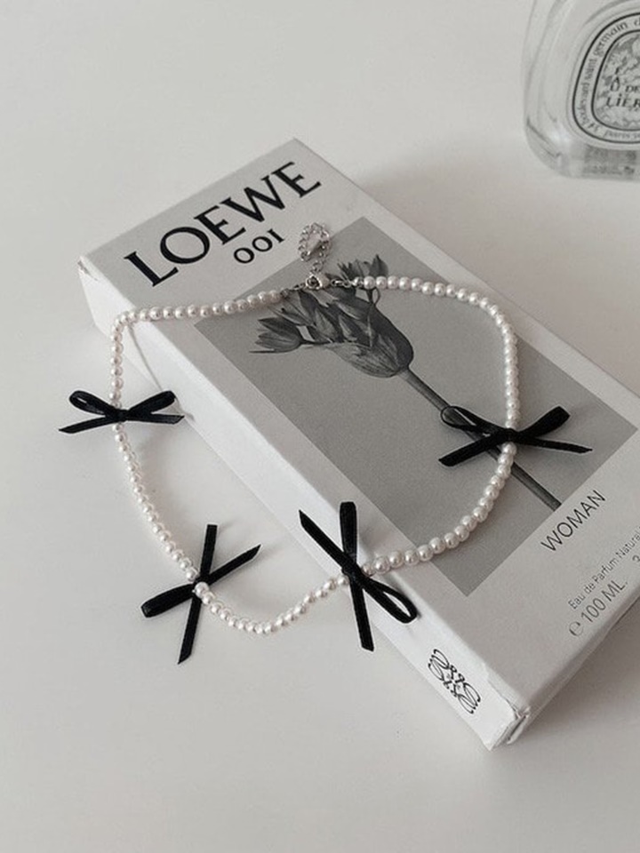 Ribbon Necklace