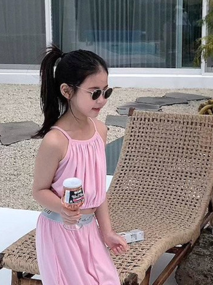 Charlang Sleeveless Tee