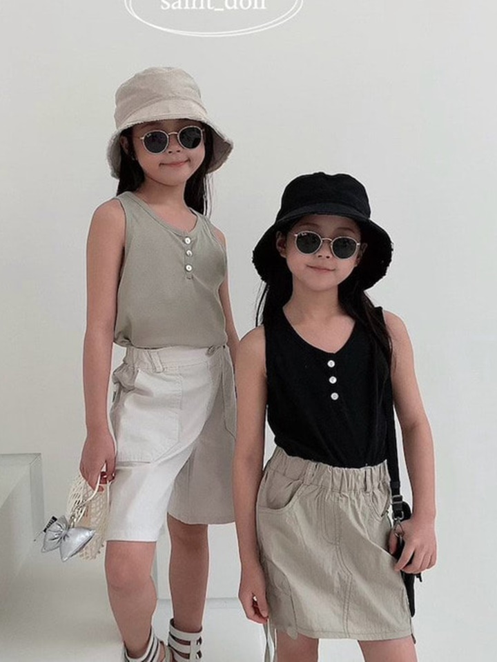 Button Sleeveless Tee