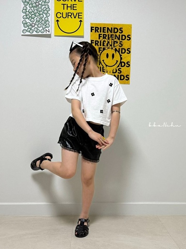 Pearl Flower Tee