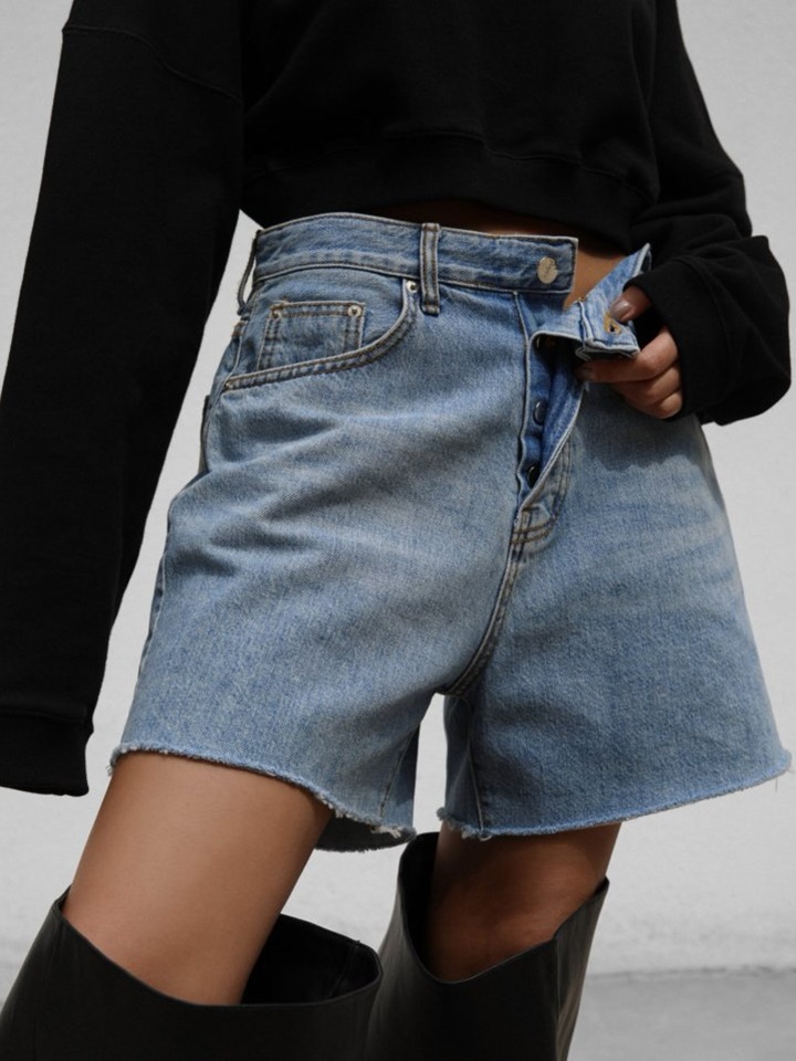 Cutted Detail Vintage Oversized Denim Shorts