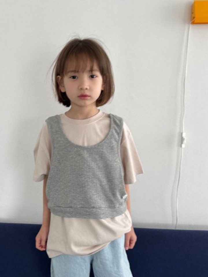 Momo Vest
