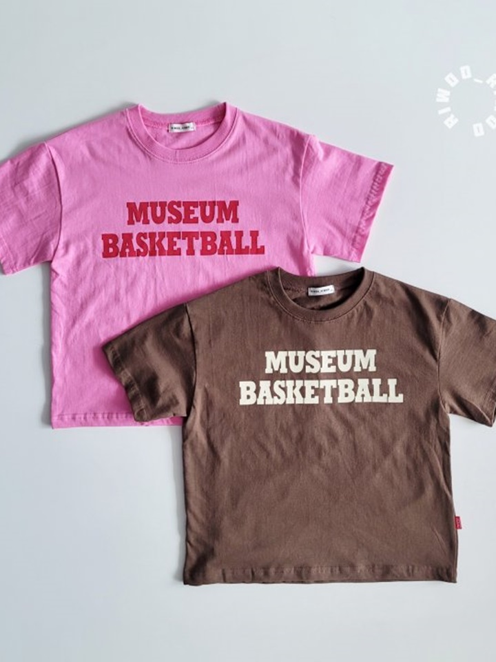 Museum 1/ Tee