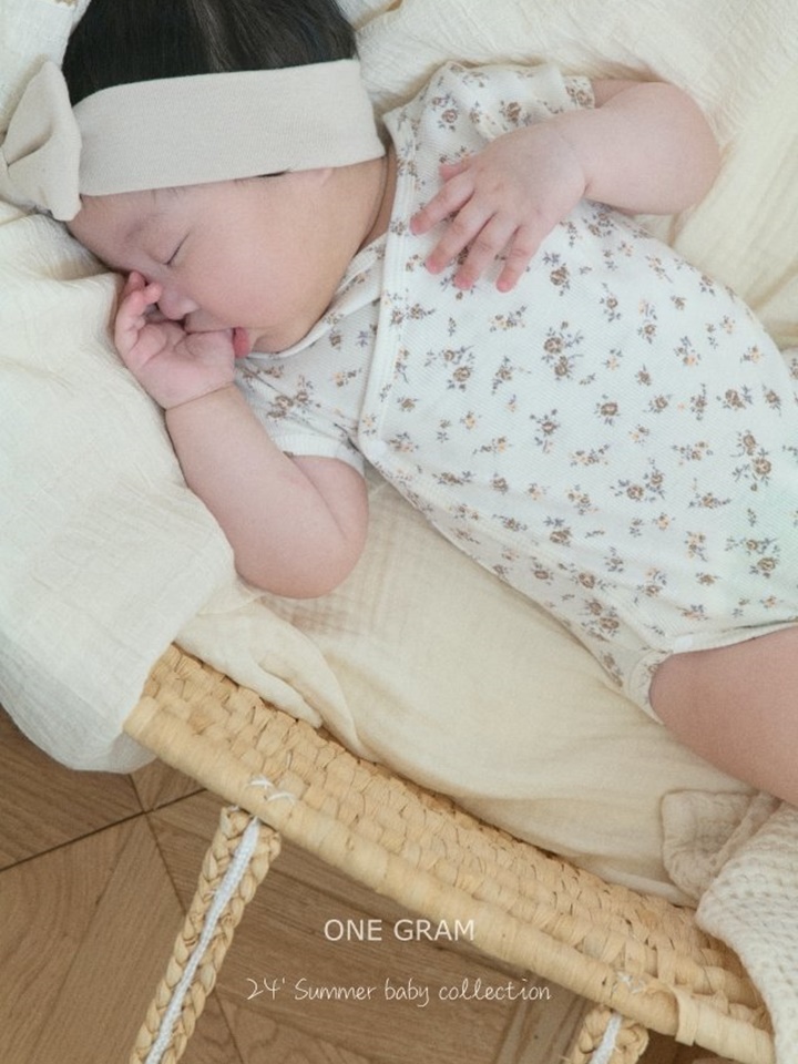 Helen Body Suit & Big Flower Bonnet