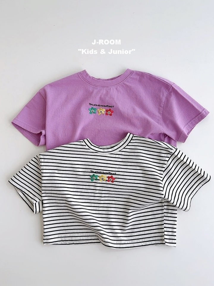 Flower Embroidery Crop Tee