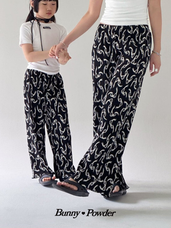 Lula Pants With Mom