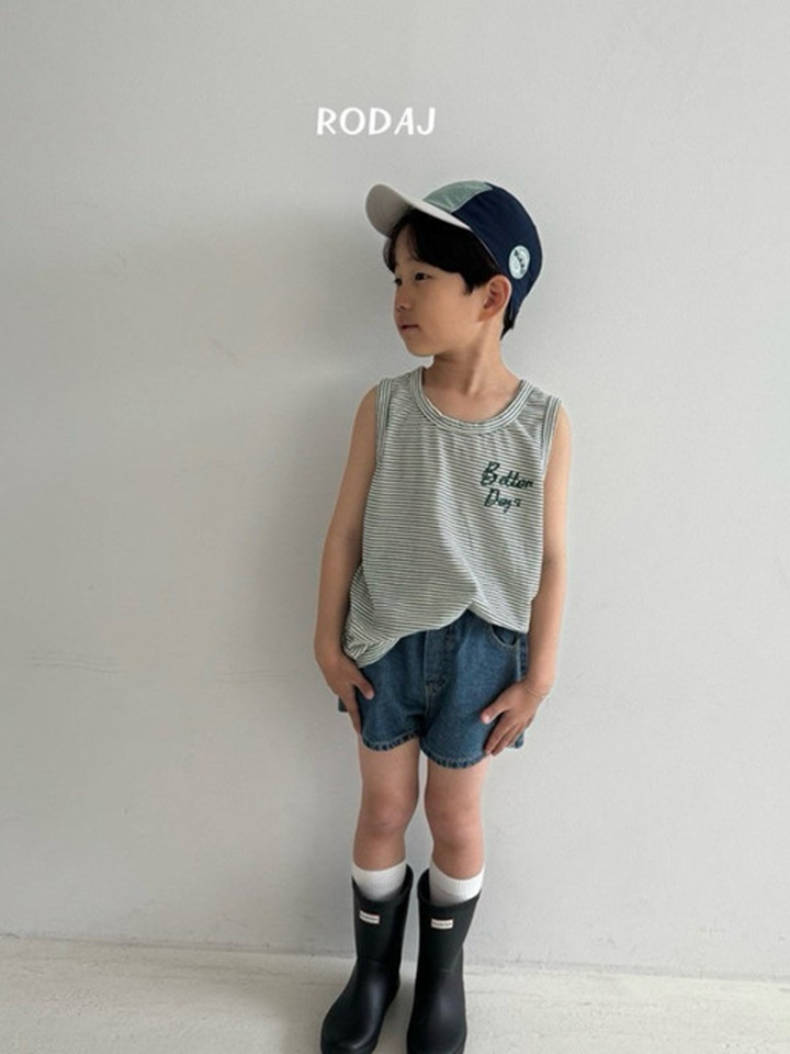 Butt Sleeveless Tee