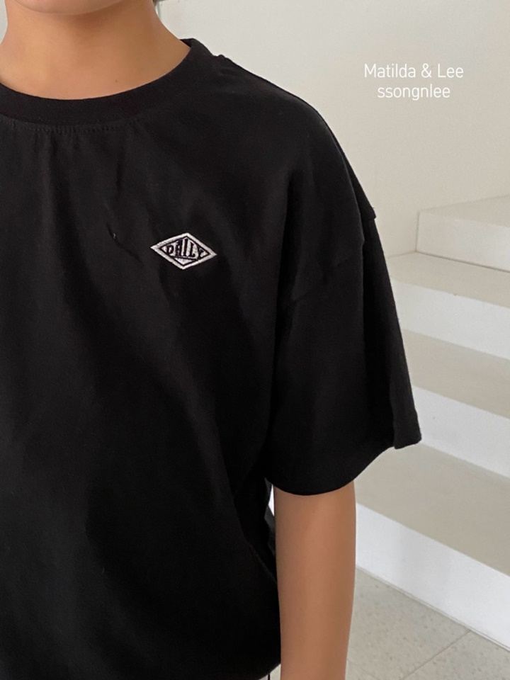 Daily Embroidery Tee
