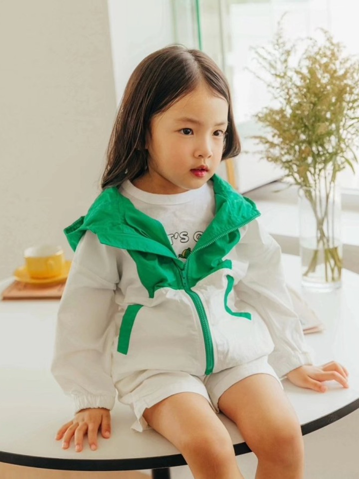Maren Windbreaker