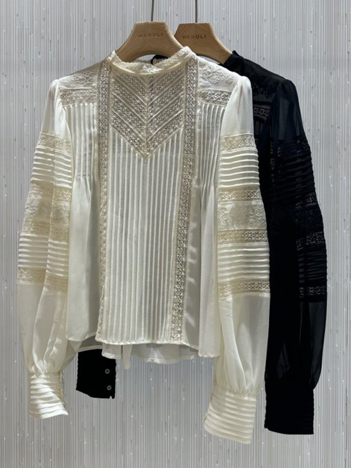 M Pintuck Embroidery Blouse