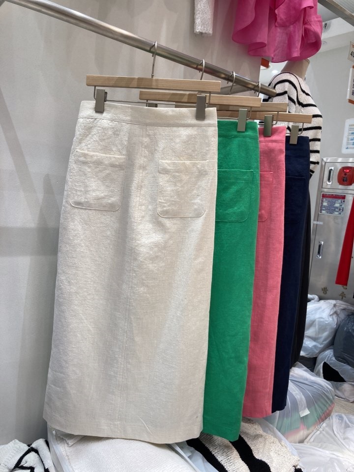 L Pocket Skirt