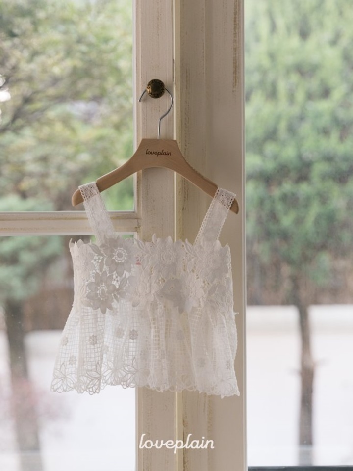 Flora Bustier