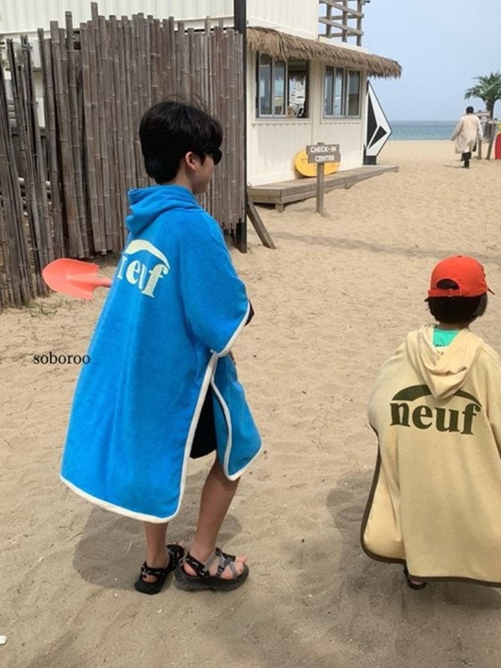 Neuf Hoody Cape