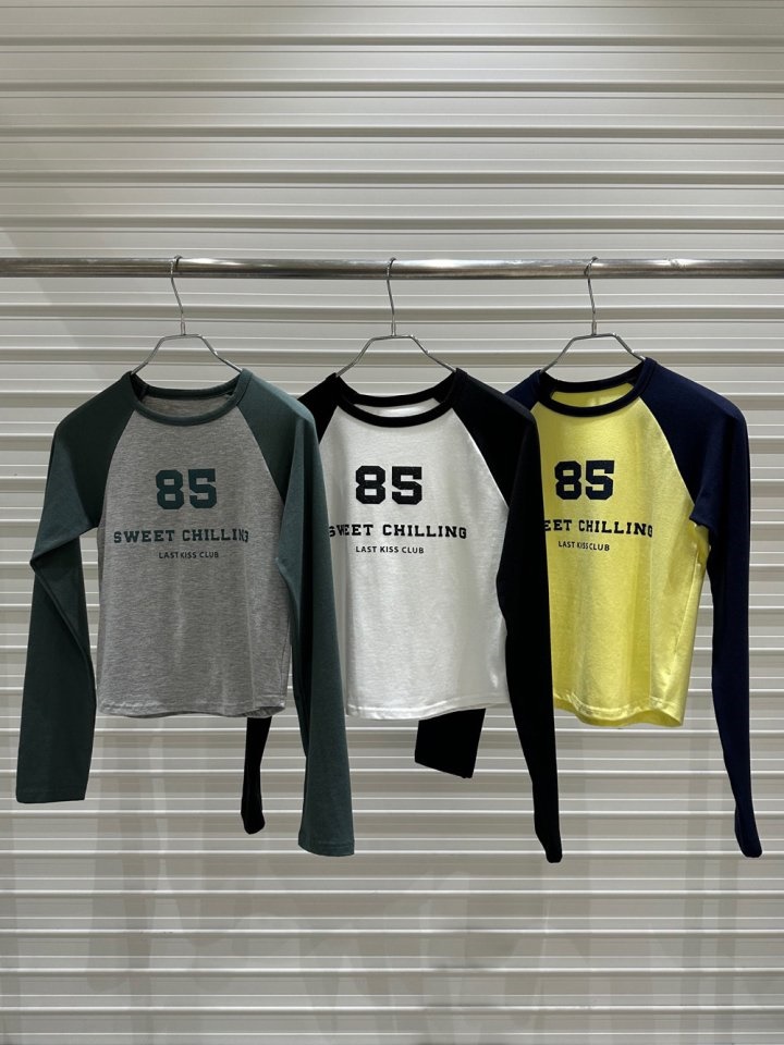 85 Raglan Tee