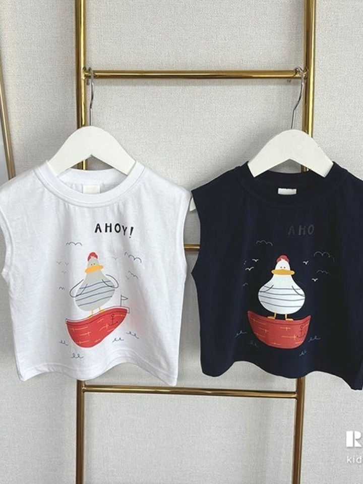 Duck Captain Tee