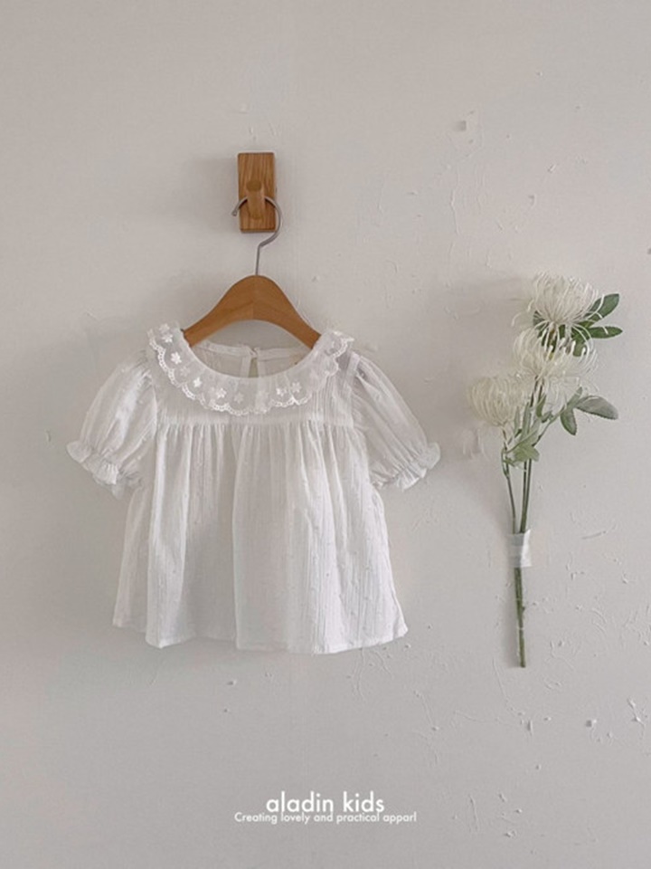 Snow Flower Collar Blouse