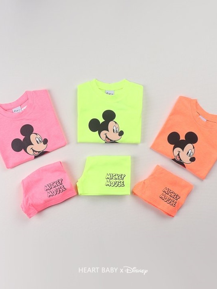 Neon M Short Sleeve Top Bottom Set