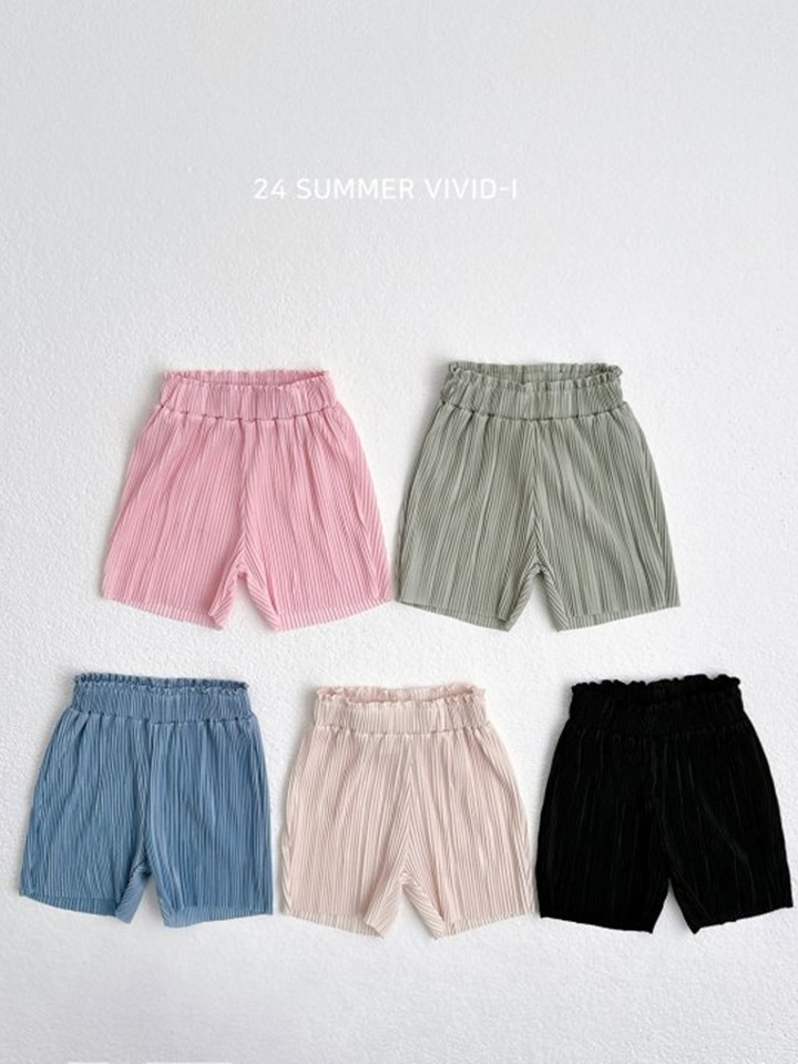 Vivid Pleats Shorts