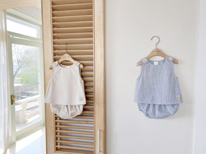 Bebe Nine - Korean Baby Fashion - #babyclothing - Wide Button Sleevless Top Bottom Set 