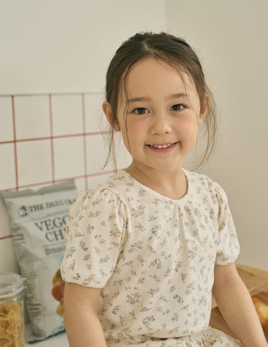 Here I Am - Korean Children Fashion - #childrensboutique - Wendy Flare Easy Wear - 5