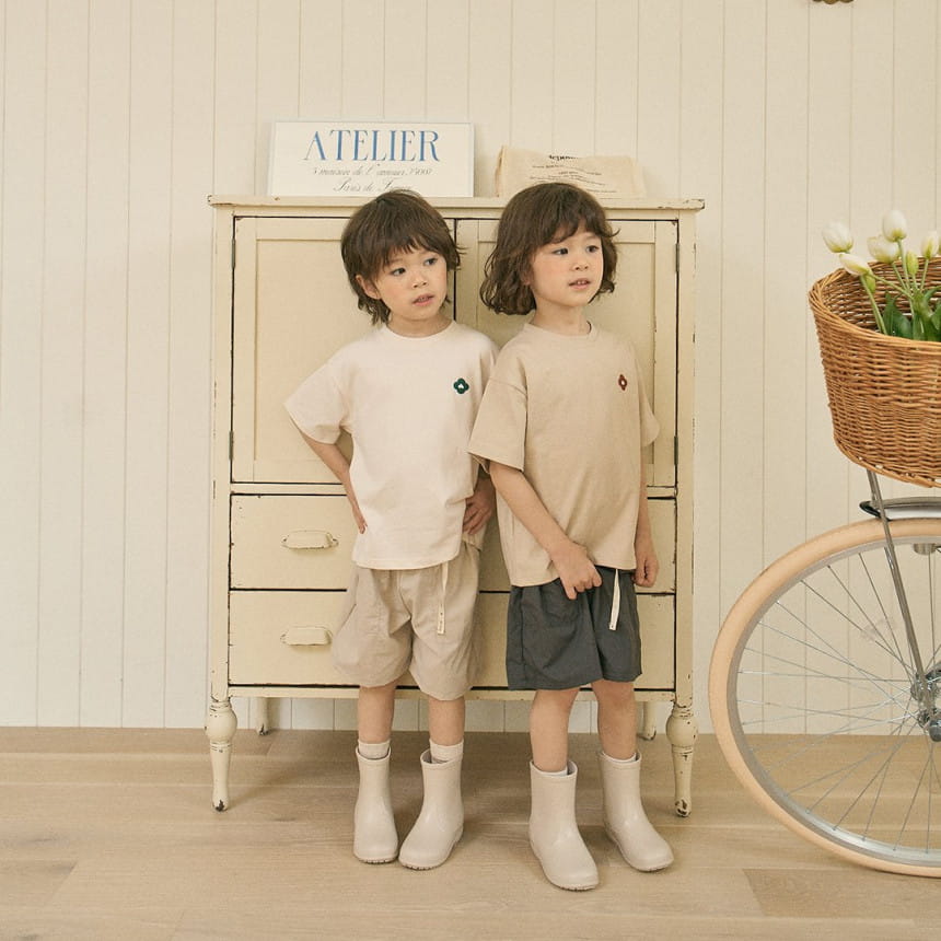 Here I Am - Korean Children Fashion - #kidzfashiontrend - Adult Cleaver Tee