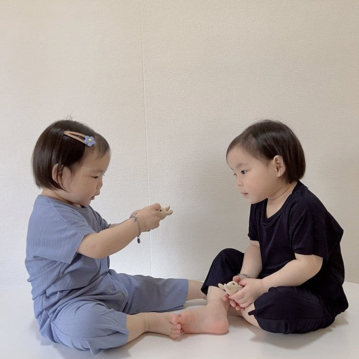Moran - Korean Children Fashion - #childrensboutique - Cool Pleats Top Bottom Set - 5