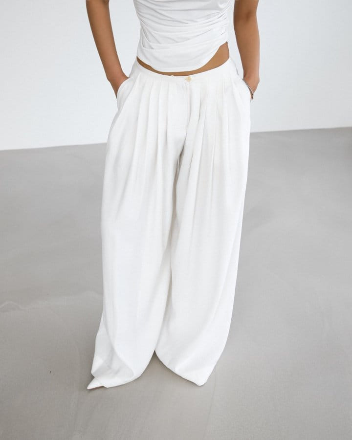 Paper Moon - Korean Women Fashion - #momslook - Bamboo Pleated Pin Tuck Wide Trousers - 9