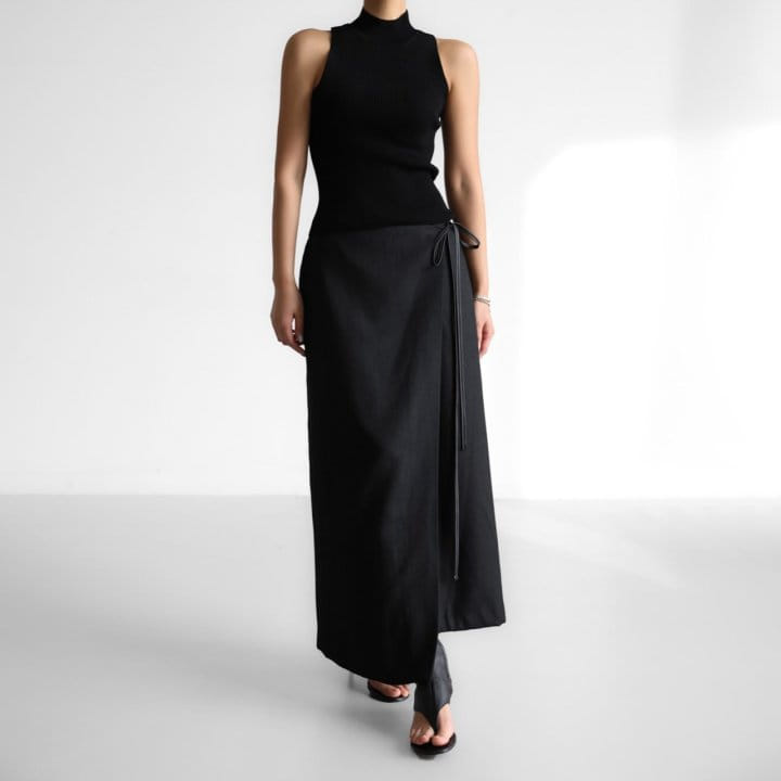 Paper Moon - Korean Women Fashion - #momslook - High Neck Ribbed Seeveless Cropped Knit Top