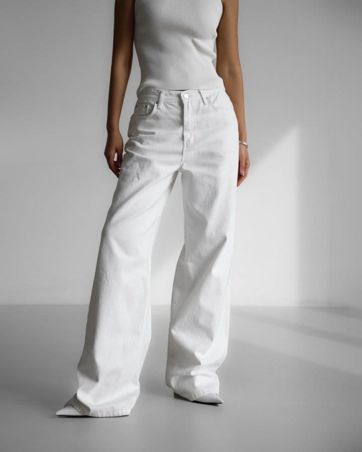 Paper Moon - Korean Women Fashion - #momslook - High Rise Wide Leg White Denim Pants - 2