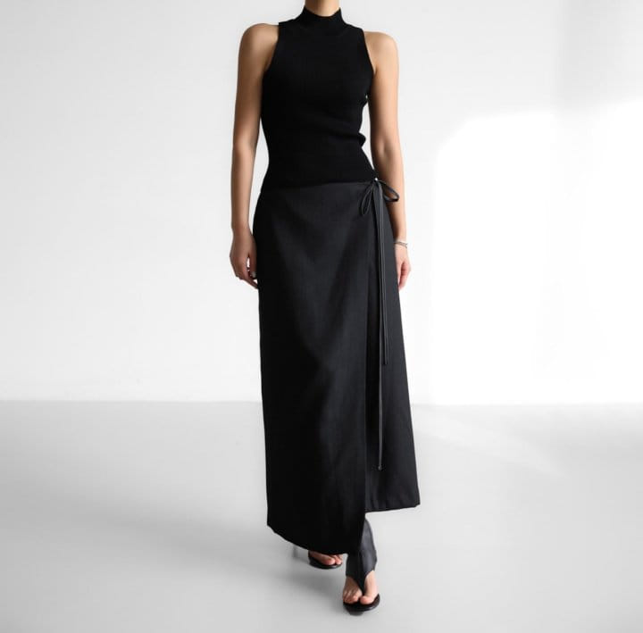 Paper Moon - Korean Women Fashion - #womensfashion - High Neck Ribbed Seeveless Cropped Knit Top - 8