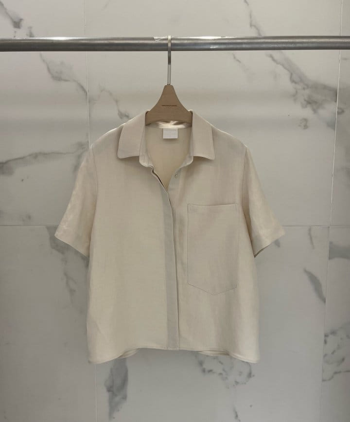 Plushong - Korean Women Fashion - #thatsdarling - L Short Sleeve Pocket Shirt - 2
