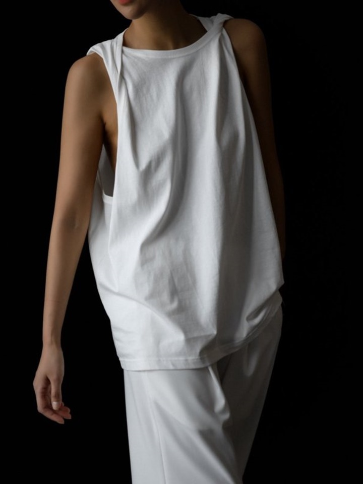 Twist Shoulder Strap Oversize Sleeveless Top