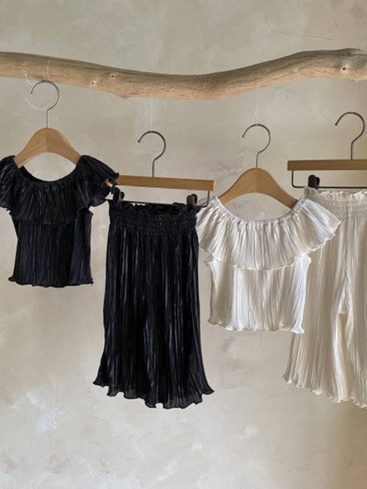 Henne Pleats Top Bottom Set