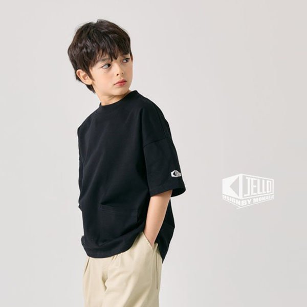 One-Pocket Tee With Mom