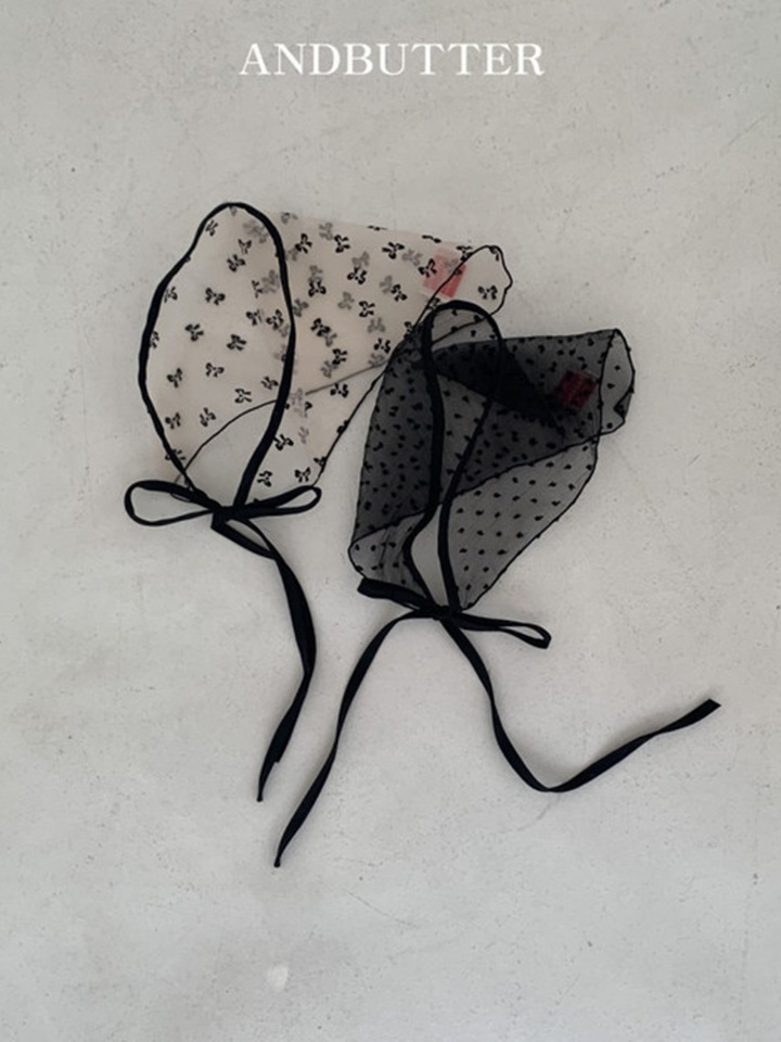 Lace Bonnet