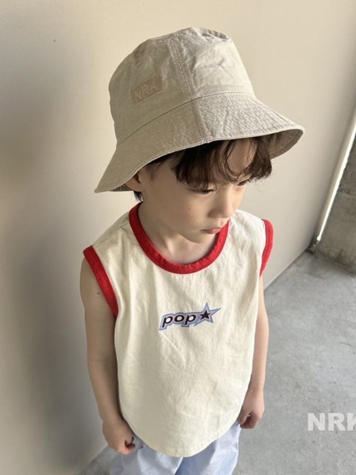 Pop Sleeveless Tee
