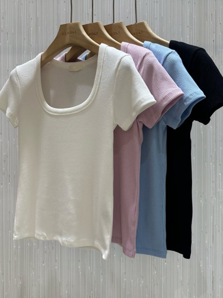 Bene Square Tee